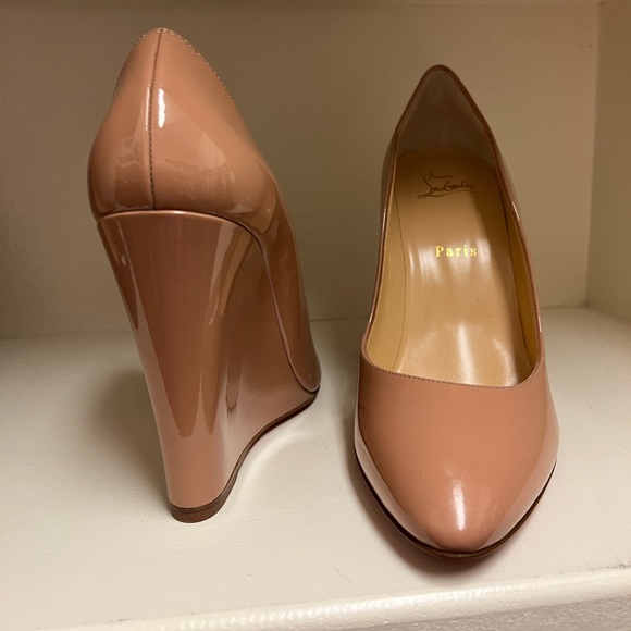 NWOT Christian Louboutin pumps